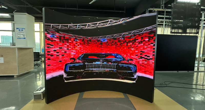 4.9m²-p2.5-smd-flexible-led-display-successfully-deployed-in-spain
