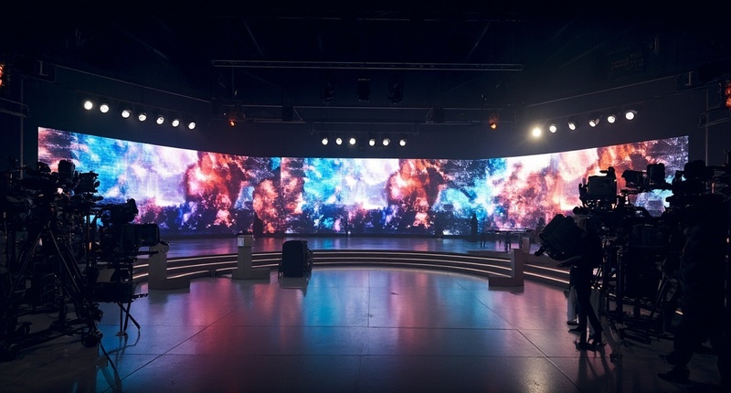 01 broadcast studio 001 800x430